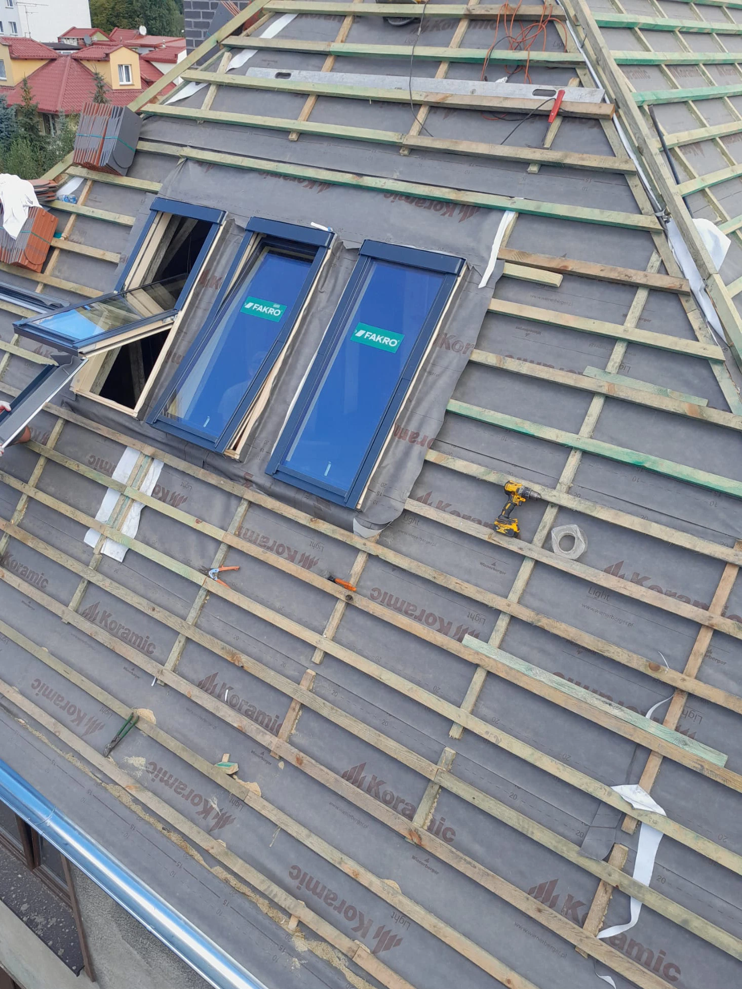 realizacja-dekarska-4-remont-dachu-i-wstawianie-okien